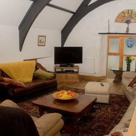 James John Hamilton House And Backpacker Hostel Fishguard Ngoại thất bức ảnh