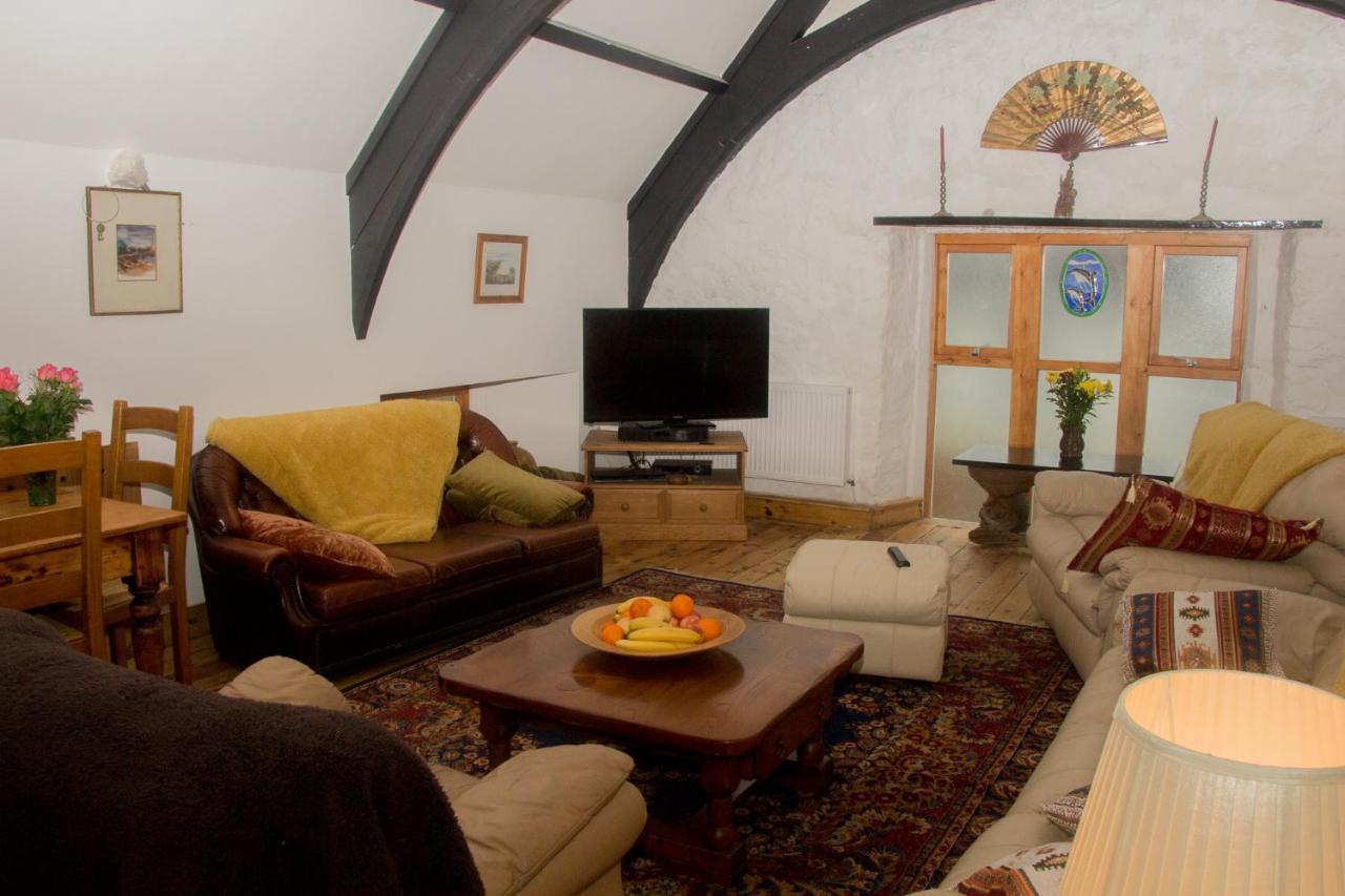 James John Hamilton House And Backpacker Hostel Fishguard Ngoại thất bức ảnh