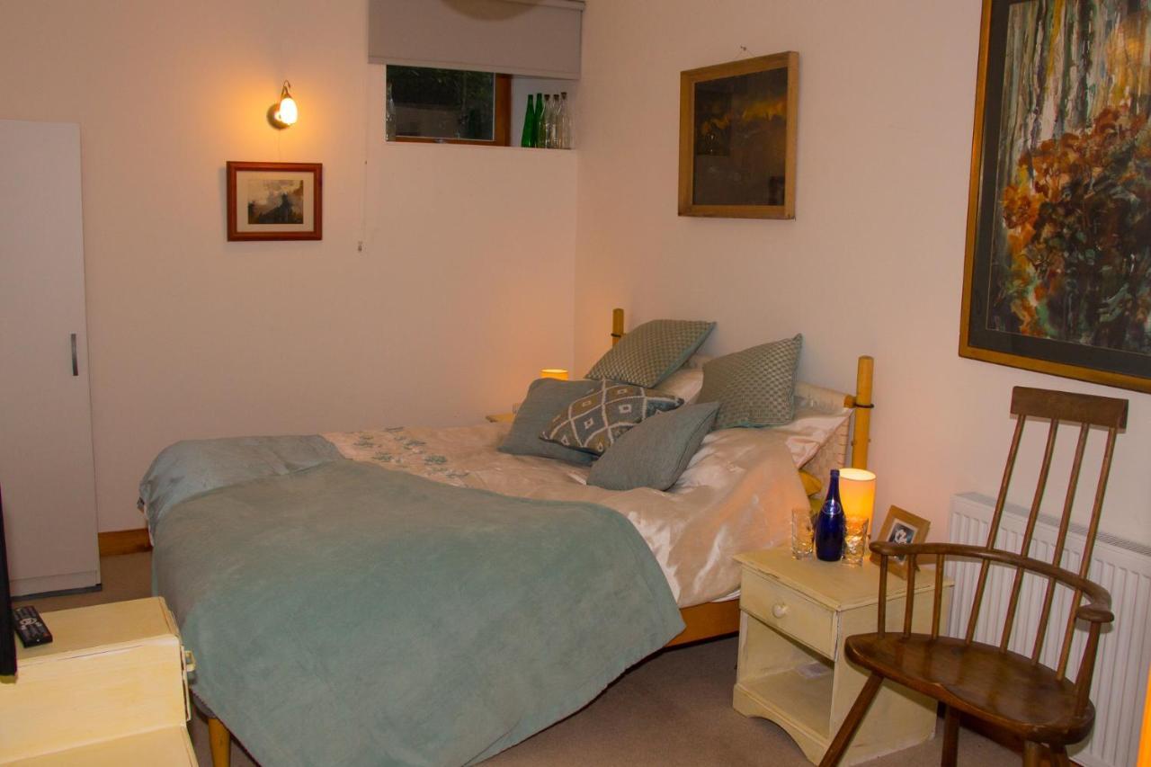 James John Hamilton House And Backpacker Hostel Fishguard Ngoại thất bức ảnh
