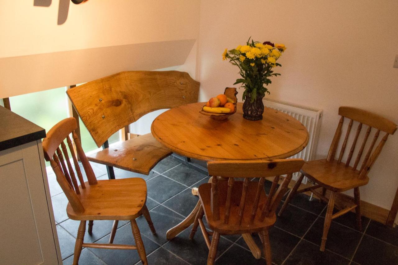 James John Hamilton House And Backpacker Hostel Fishguard Ngoại thất bức ảnh