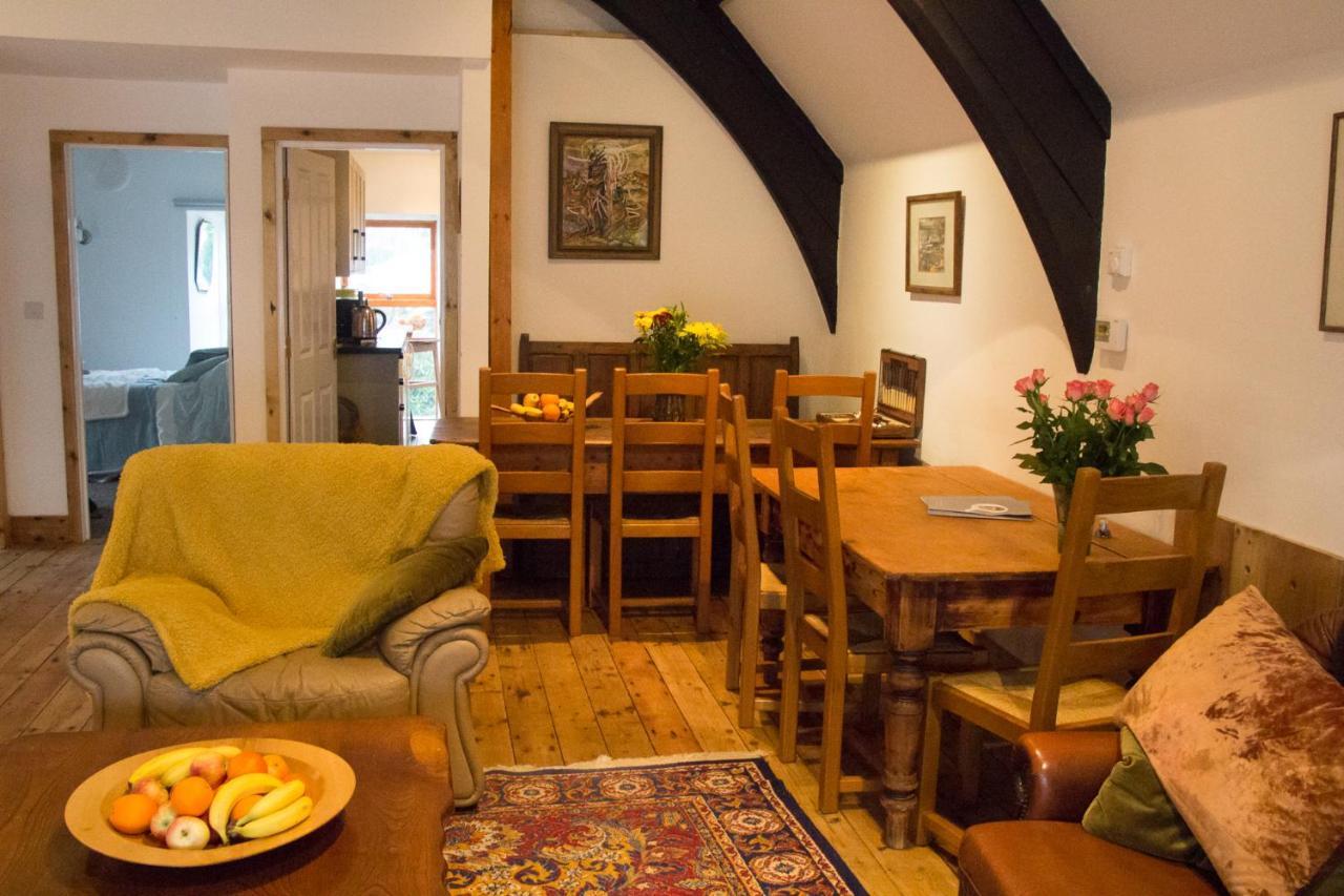 James John Hamilton House And Backpacker Hostel Fishguard Ngoại thất bức ảnh