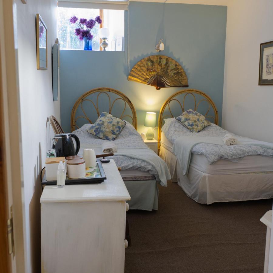 James John Hamilton House And Backpacker Hostel Fishguard Ngoại thất bức ảnh