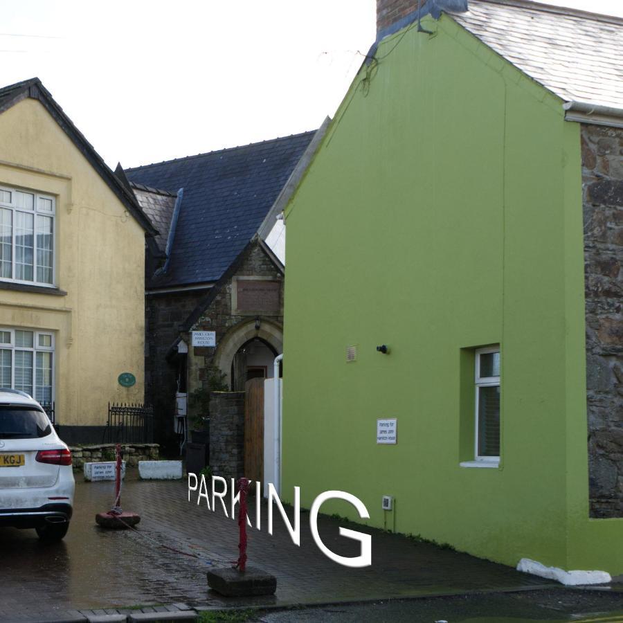 James John Hamilton House And Backpacker Hostel Fishguard Ngoại thất bức ảnh